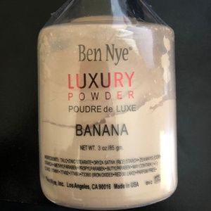 Ben Nye Luxury Banana Powder